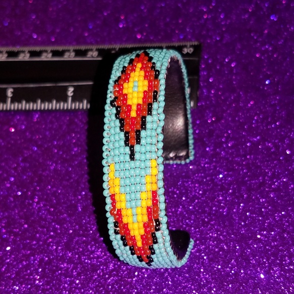Native Design bracelet - Picture 2 of 2